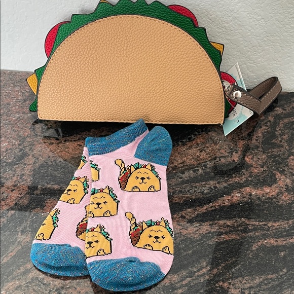 Xhilaration Taco-Shaped Wristlet with Pink Socks NWT - Picture 7 of 8